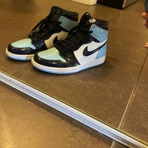 Air Jordan 1 WMNS Unc Patent shoes